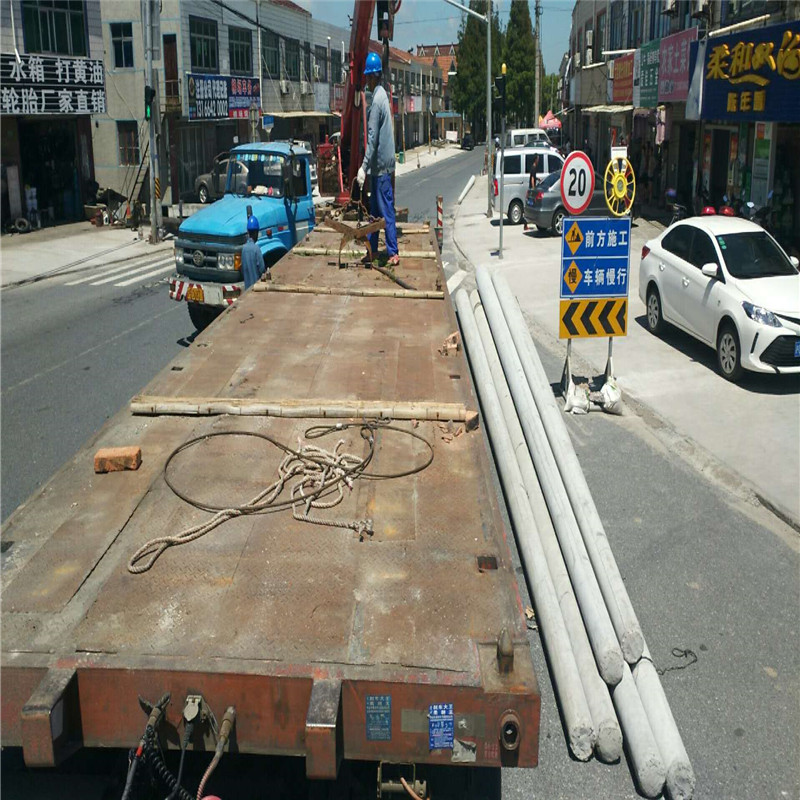 發(fā)往上海12米國(guó)標(biāo)水泥路燈桿順利到達(dá)