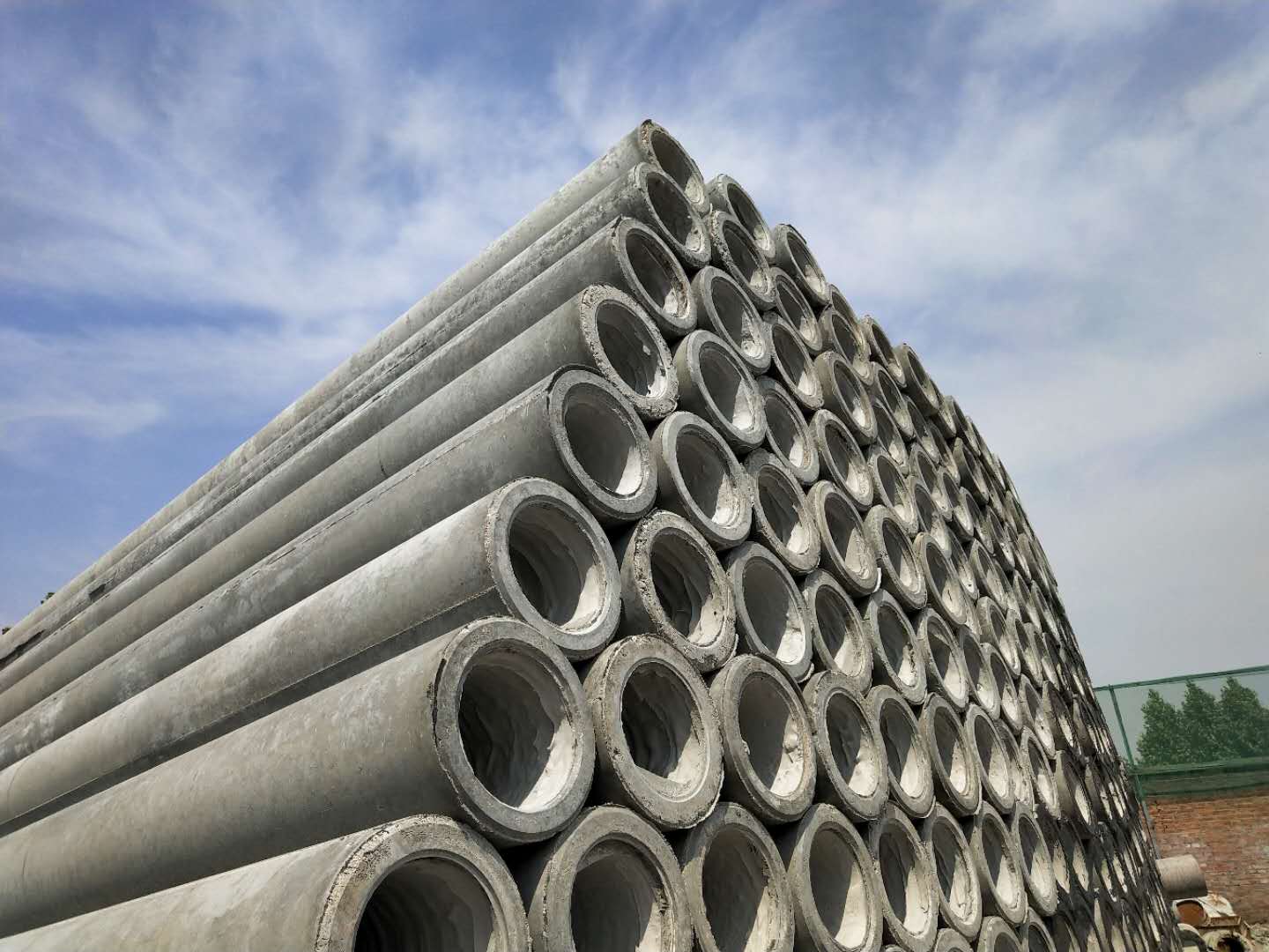 水泥電線桿出廠價(jià)解答10米、8米的電線桿地錨一般埋深多少